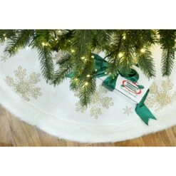 48 Inch Ivory Tree Skirt With Gold Snowflakes -Christmas Decoration Store 1231313 web 3